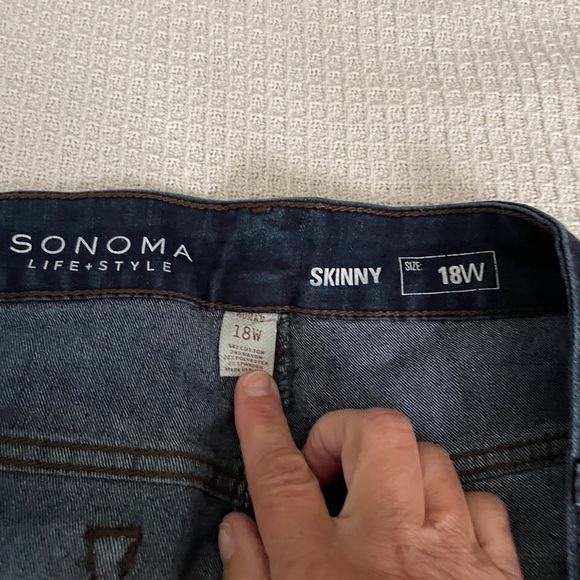 2 pair skinny jeans - Picture 3 of 3